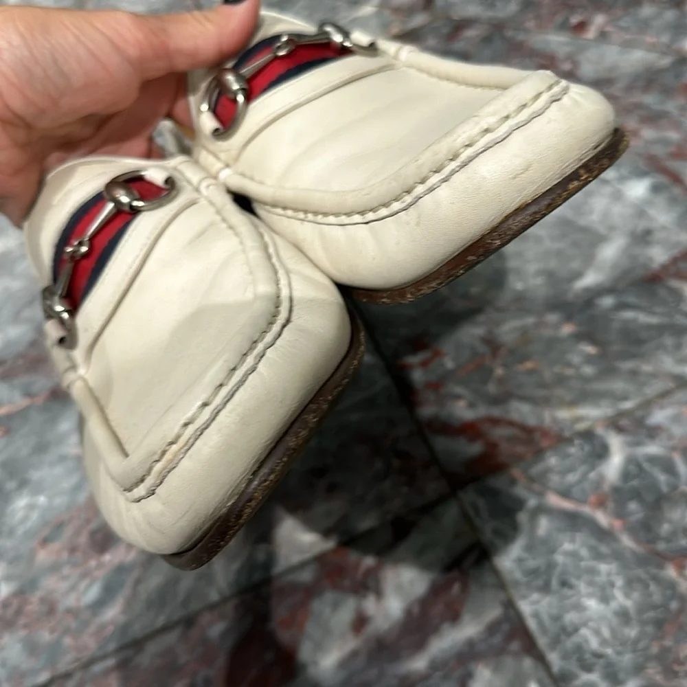 Mens ivory Gucci horse bit loafers size 10